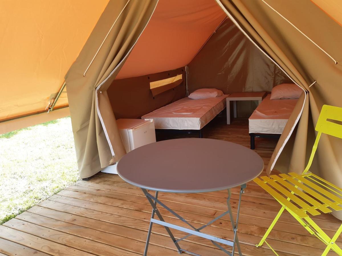 Camping de la minière Forges-les-Eaux Extérieur photo