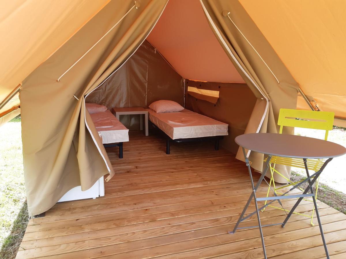 Camping de la minière Forges-les-Eaux Extérieur photo